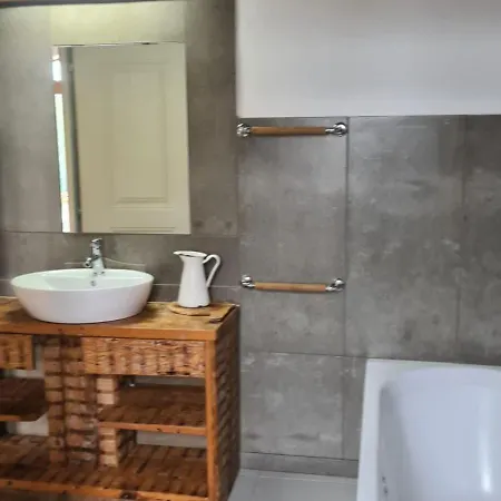 Quinta Dos Milagres Chafariz 38 *